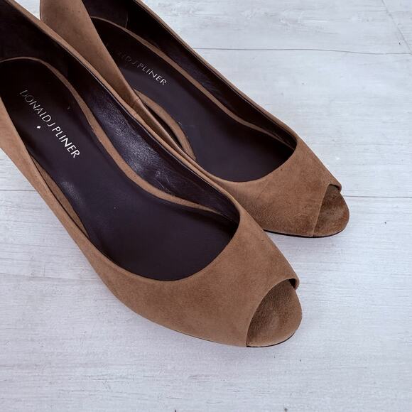 DONALD PLINER Milli Brown Suede Wedges Size 7 Peep Toe Snake Print Heels Preppy - Picture 8 of 14
